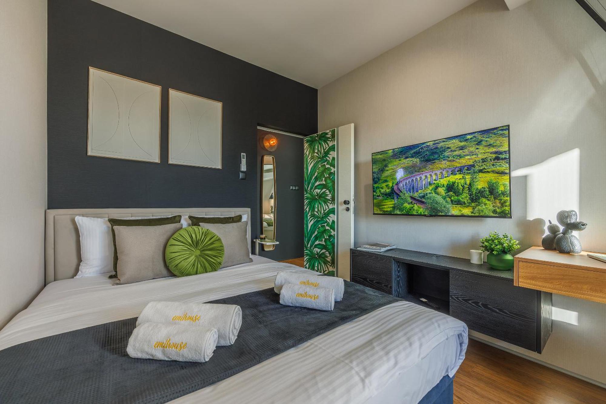 Emihouse Riverside Premium & Free Parking Apartament