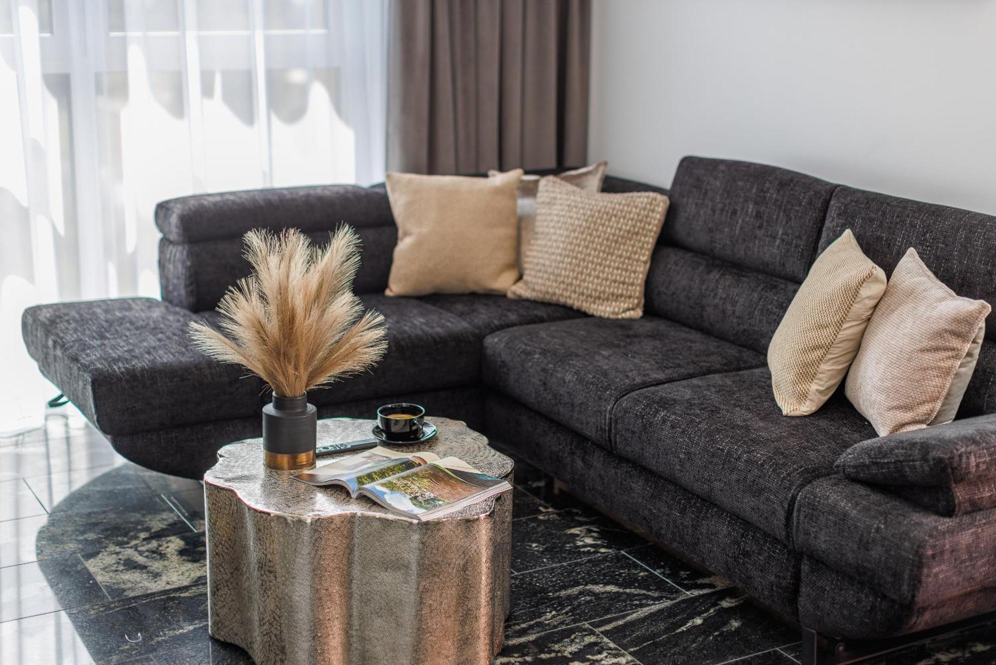 Emihouse Riverside Premium & Free Parking Apartament *